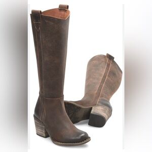 Born Avery Boots NWT BROWN Size 8